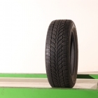 Bridgestone Blizzak LM-32