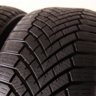 Yokohama BluEarth V906