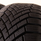 Yokohama BluEarth V906