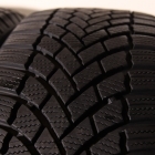 Bridgestone Blizzak LM005