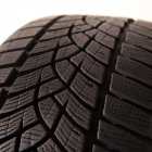 Goodyear UltraGrip Performance G1