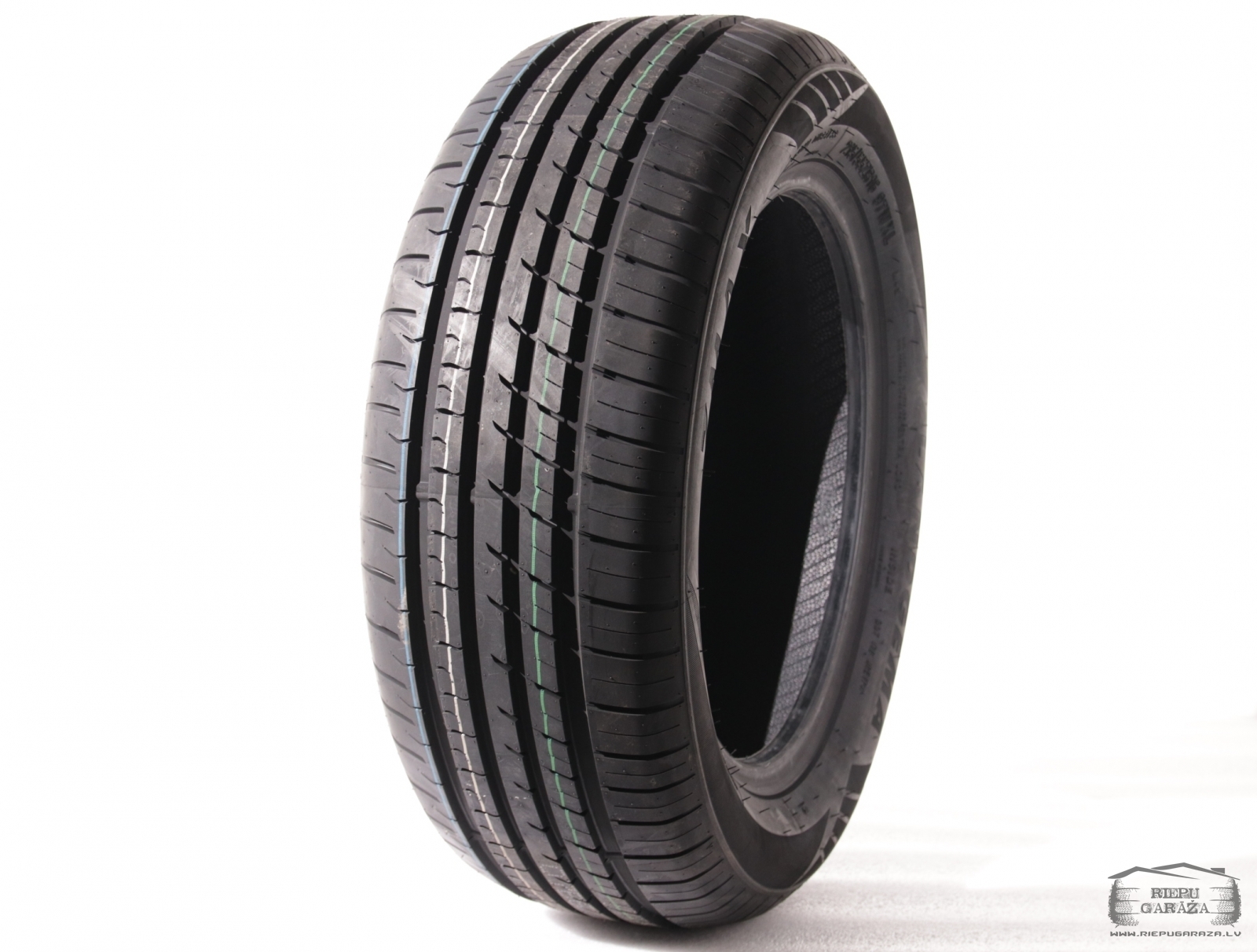Vasaras riepas 225/55 R16 Zmax Landgema