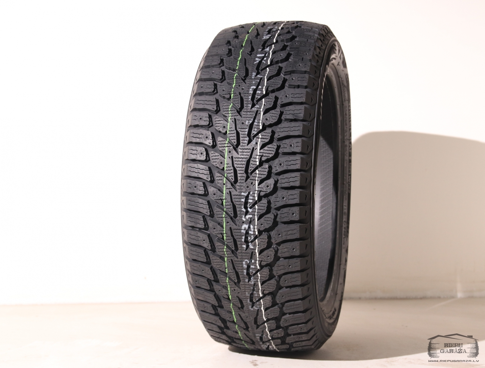 Ziemas riepas 205/55 R17 Kumho WI32