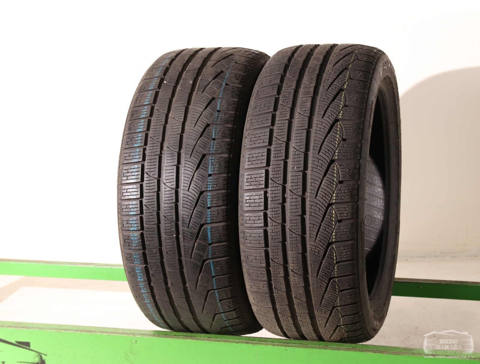 Winter tyres 245/40 R18 Pirelli SottoZero Winter 210 II | Riepu Garāža