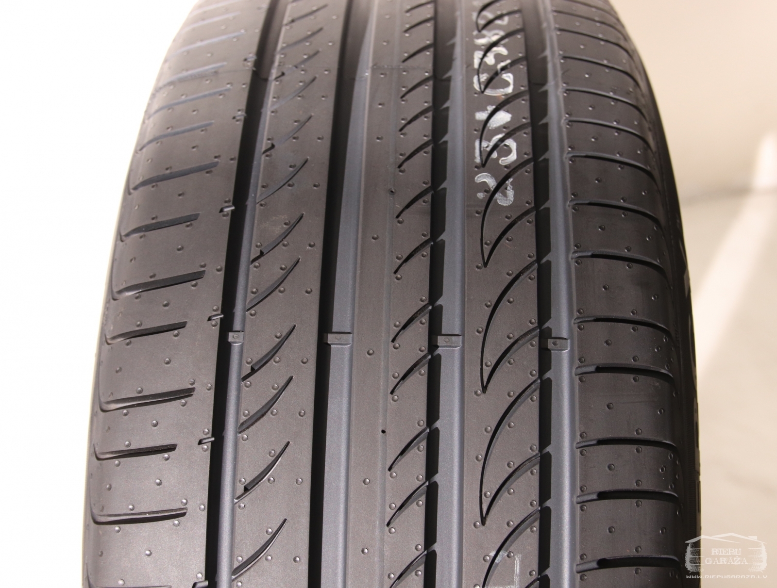 Летние шины 225/60 R17 Pirelli Powergy