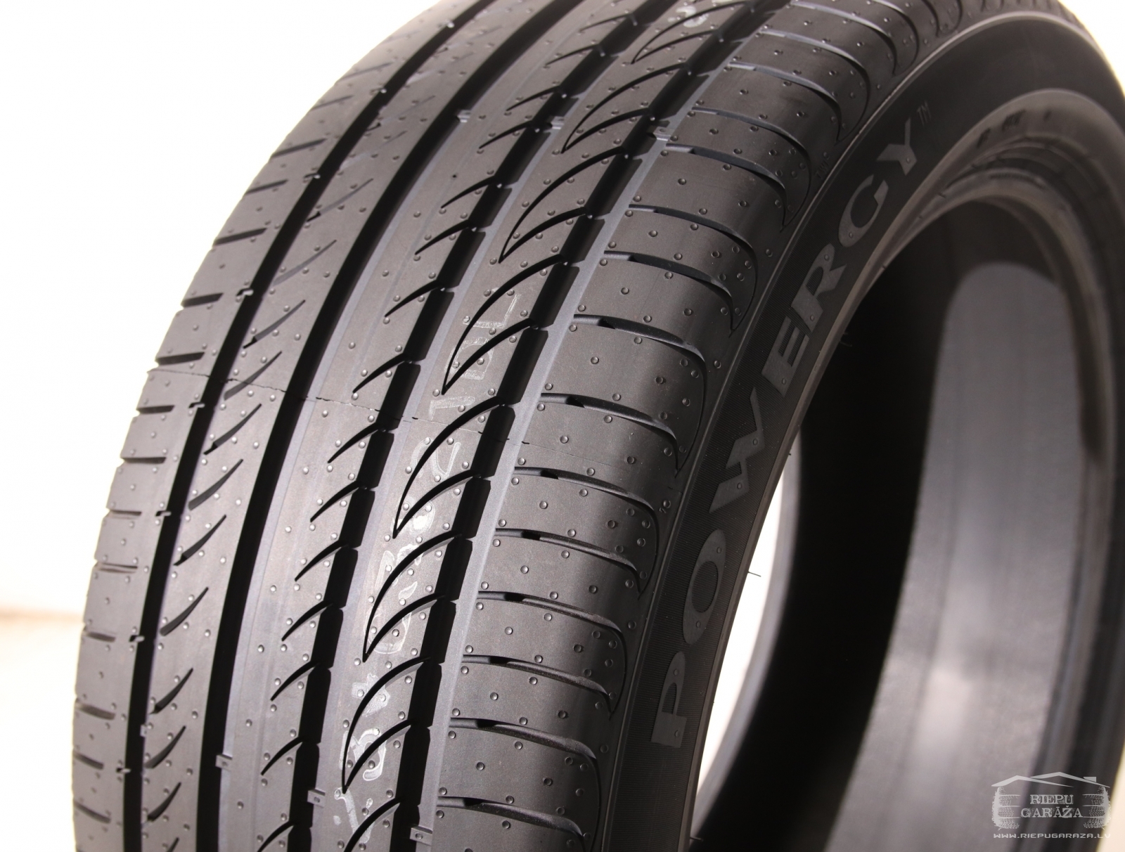 Летние шины 225/60 R17 Pirelli Powergy