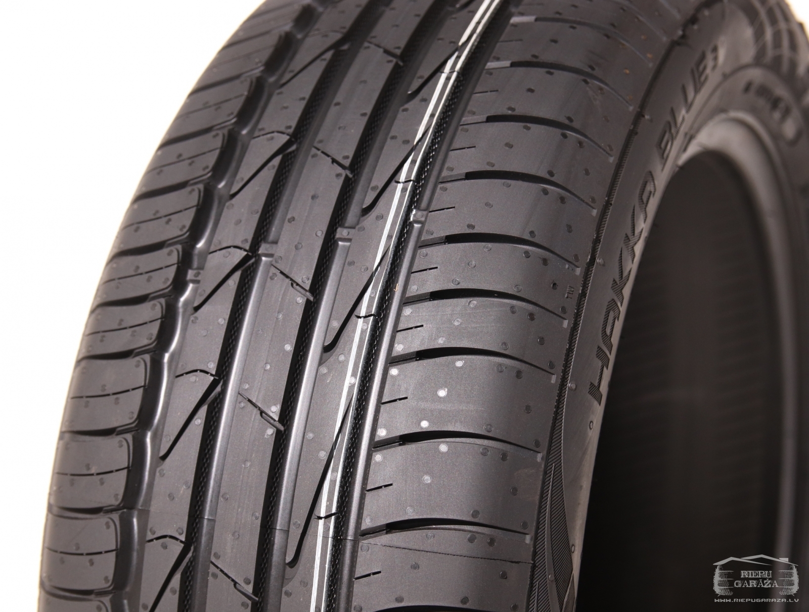 Vasaras riepas 225/60 R18 Nokian Hakka Blue 3 SUV