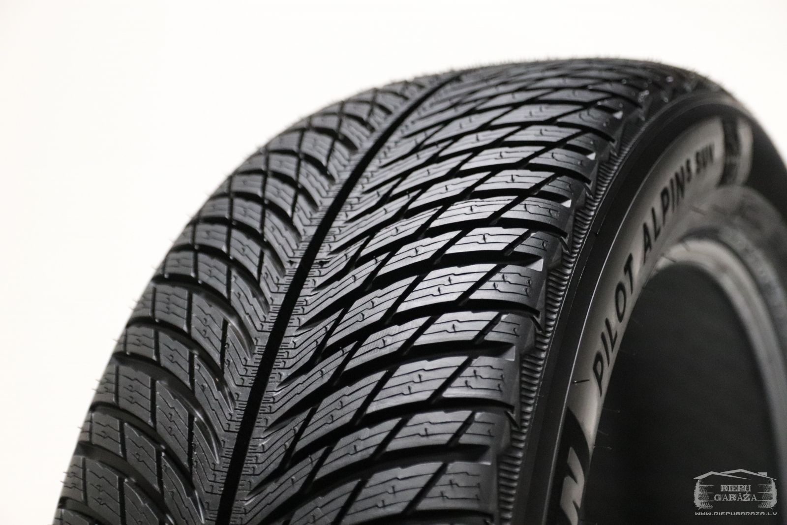 235/65 R17 Michelin Pilot Alpin 5 SUV | Riepu Garāža