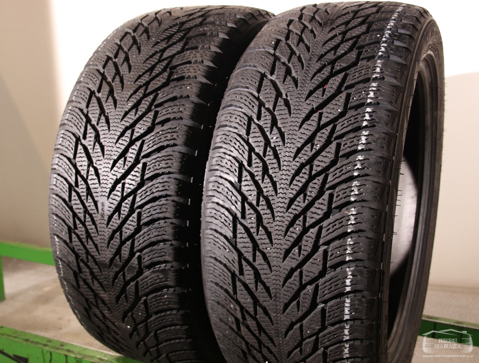 Зимние шины 235/45 R18 Nokian Hakkapeliitta R3 | Riepu Garāža