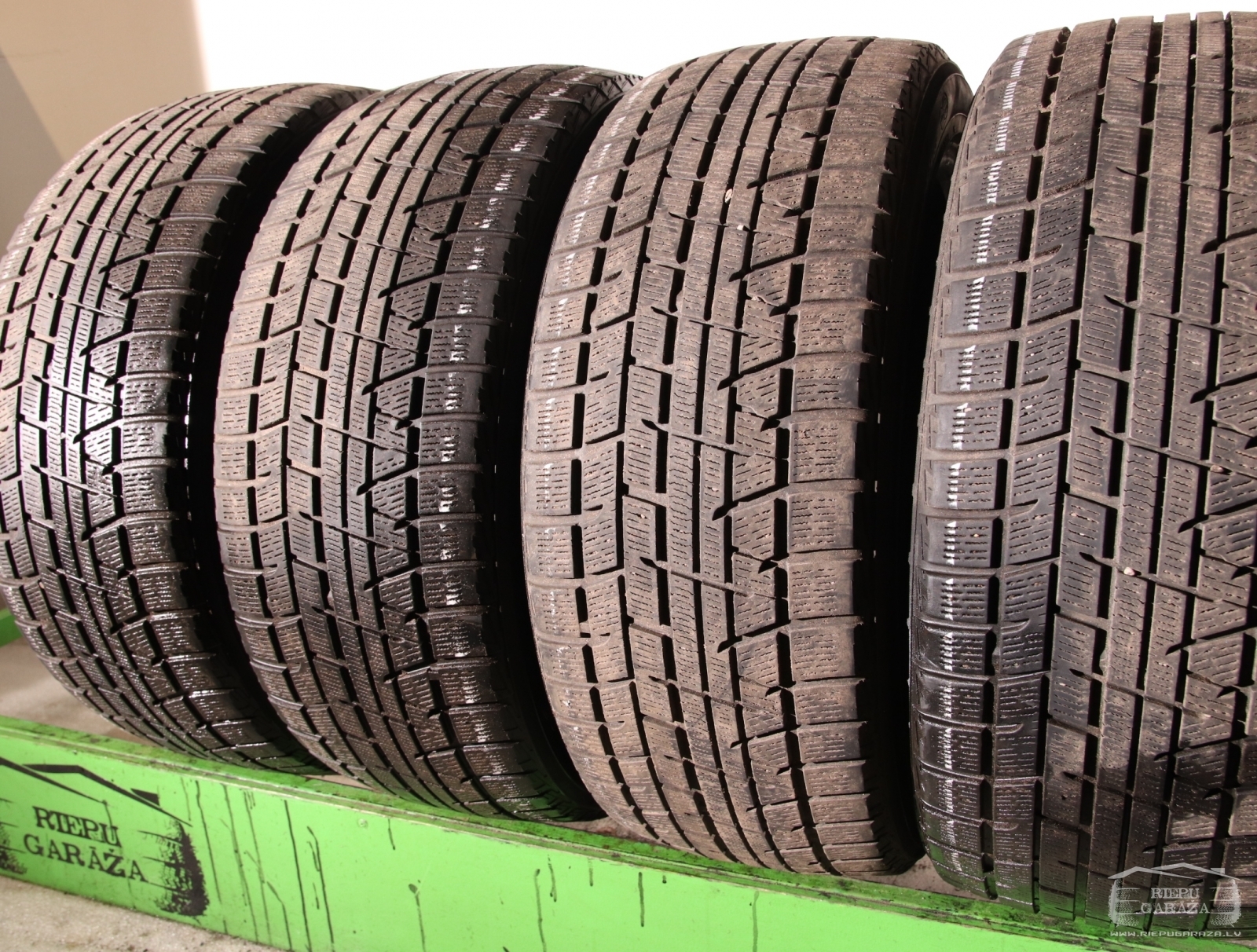 YOKOHAMA 245/45R19 iceGUARD 6 iG60A 60 245⁄45R19 YOKOHAMA ICE