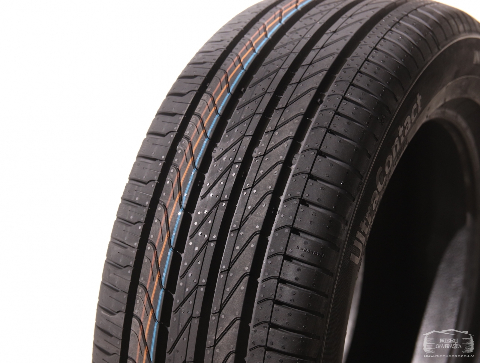Летние шины 235/55 R18 Continental ULTRACONTACT NXT CRM FR
