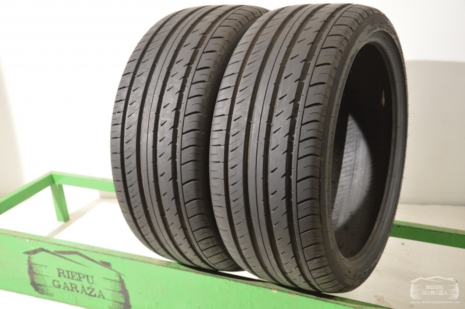 Summer tyres 245/40 R19 Sunfull SF-888