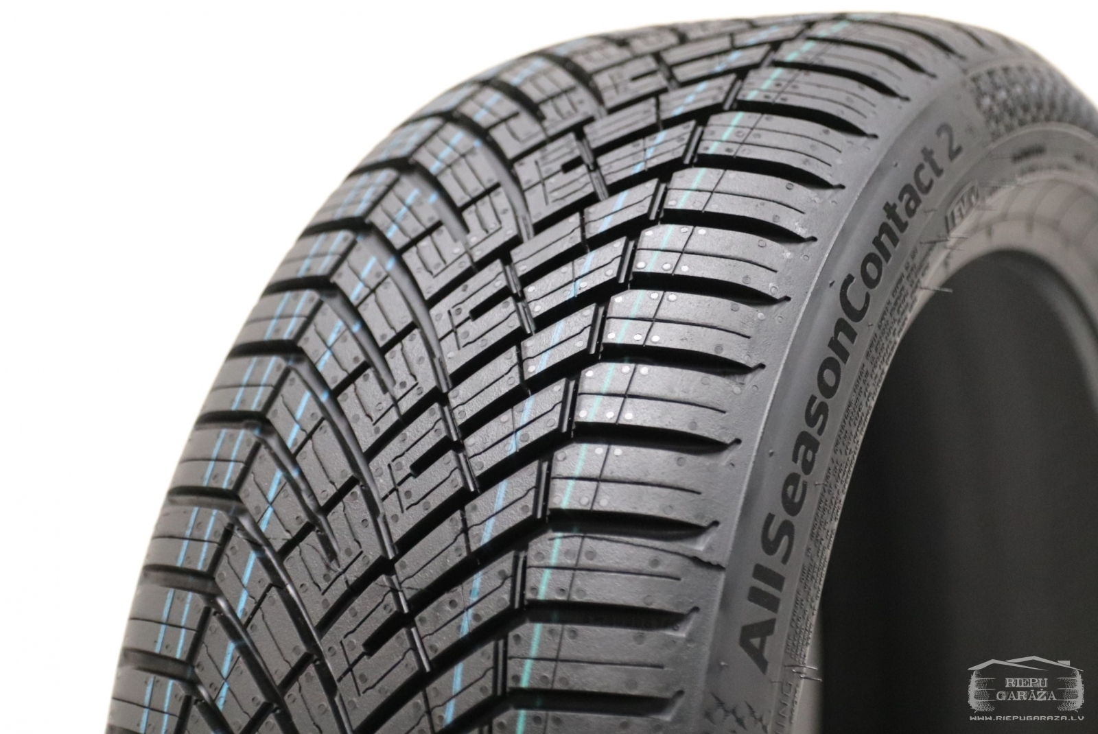 All Season Tyres 205 55 R16 Continental AllSeasonContact 2