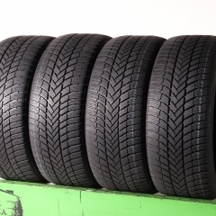 Bridgestone Blizzak LM005