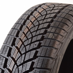Goodyear UltraGrip Performance SUV G1 DOT2022