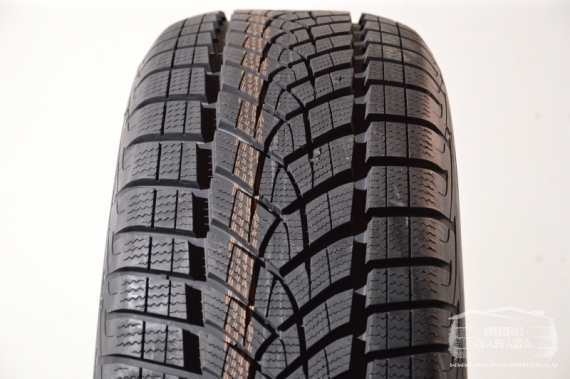Goodyear UltraGrip Performance SUV G1 DOT2018