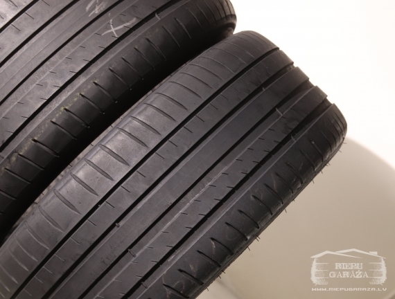 Michelin Pilot Sport 4