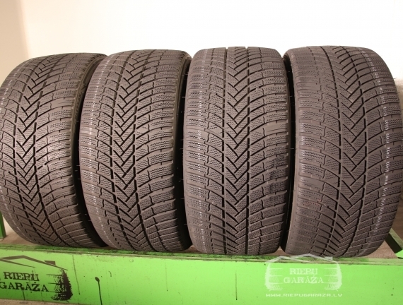 Bridgestone Blizzak LM005
