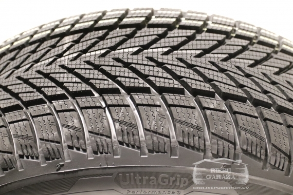 Goodyear UltrGrip Performance 3 DOT2023