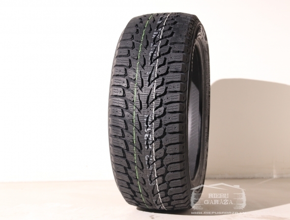 Kumho WI32 studded (FS) 3PMSF