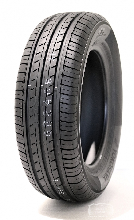 Yokohama BluEarth ES32