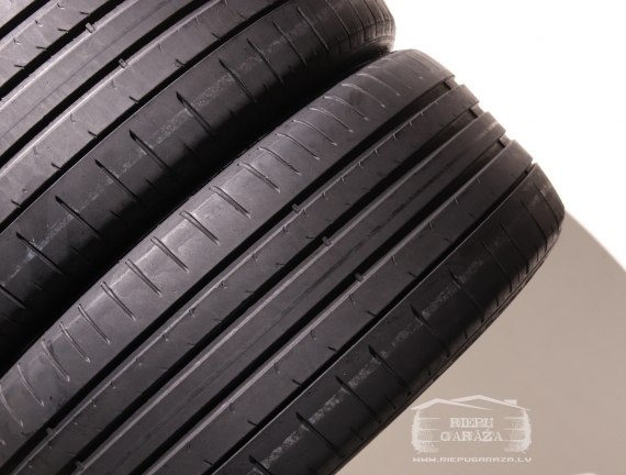 Pirelli P Zero PZ4
