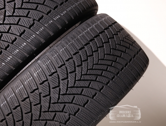 Bridgestone Blizzak LM005