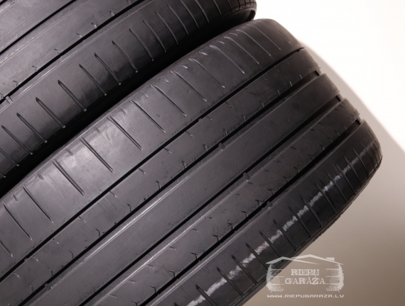 Pirelli P Zero PZ4