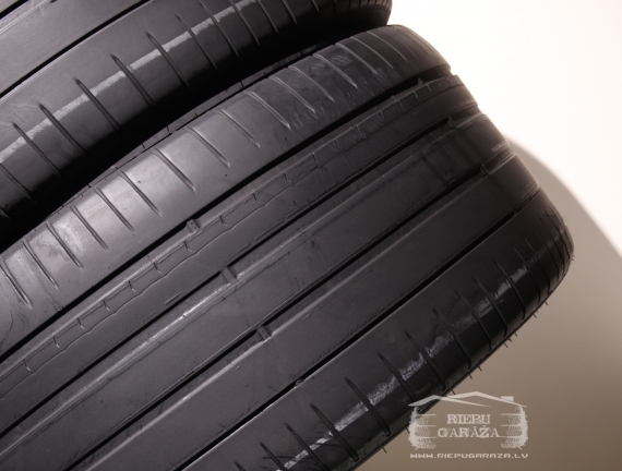Pirelli P Zero PZ4
