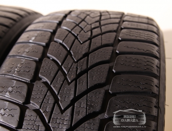 Dunlop SP Winter Sport 4D