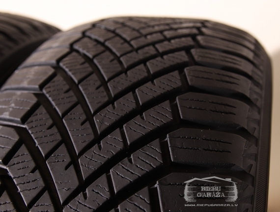 Yokohama BluEarth V906