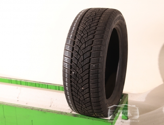 Goodyear UltraGrip Performance G1