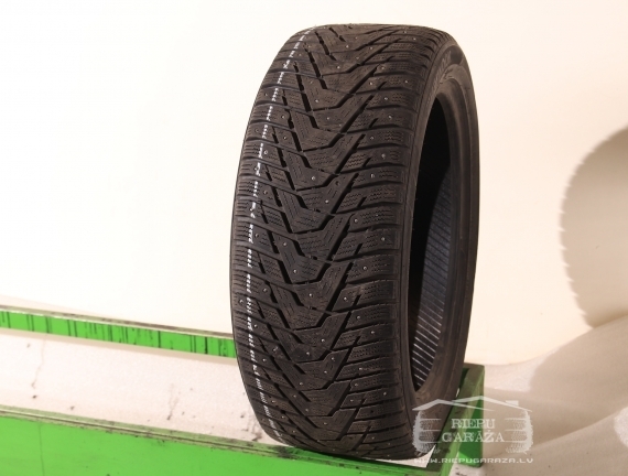Hankook Winter iPike RS2 W429S studded
