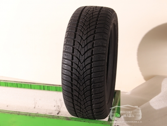 Dunlop SP Winter Sport 4D