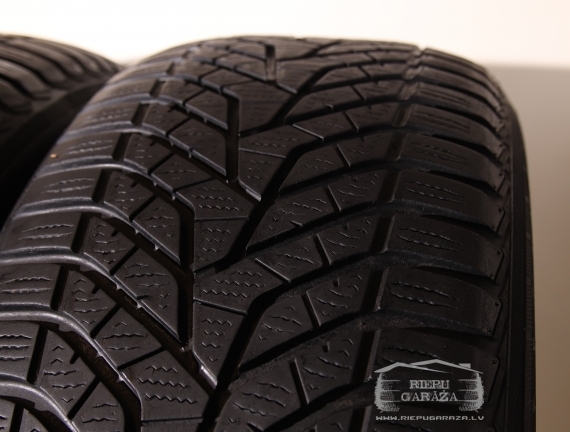 Yokohama BluEarth V905