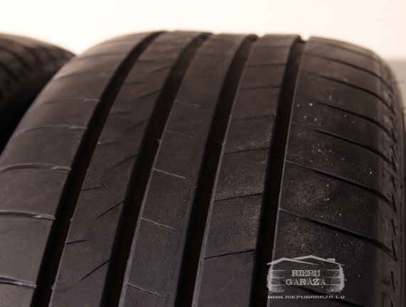 Bridgestone Alenza 001