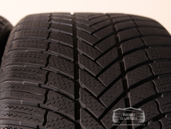 Bridgestone Blizzak LM005