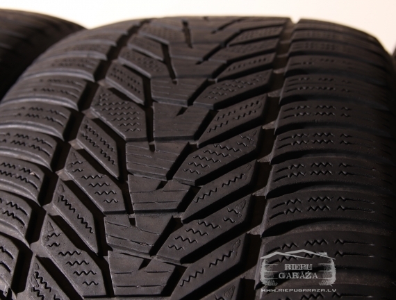 Hankook Winter I*Cept EVO3 X W330A SUV