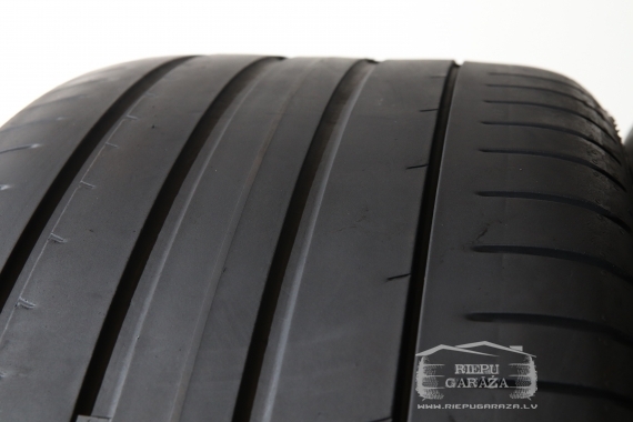 Pirelli P Zero PZ4