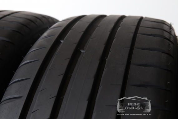 Michelin Pilot Sport 4