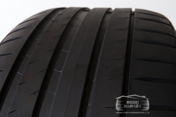Michelin Pilot Sport 4