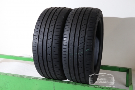 Kumho Ecsta HM