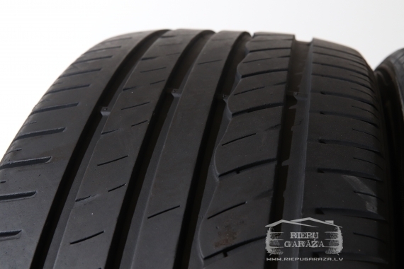 Kumho Ecsta HM