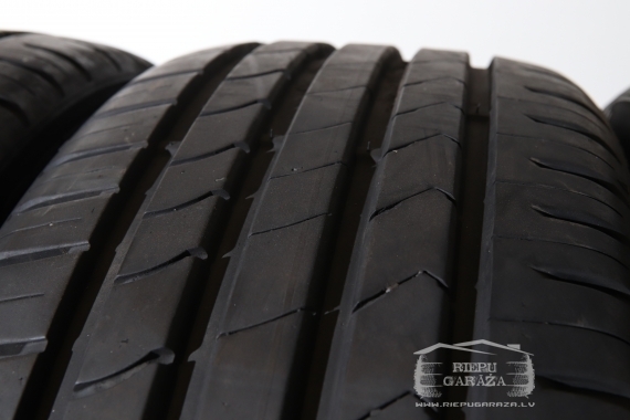 Kumho Solus HS51