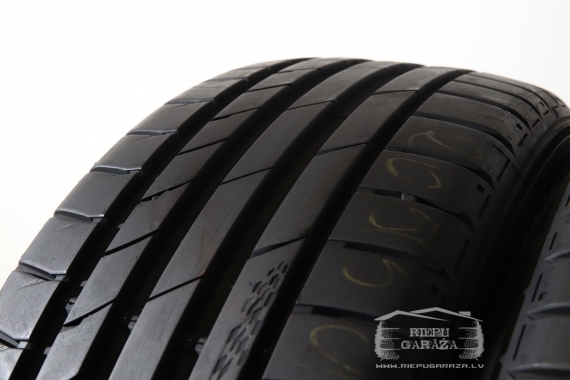Kumho Ecsta PS71