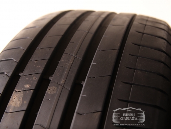 Pirelli P Zero PZ4