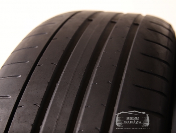 Pirelli P Zero PZ4