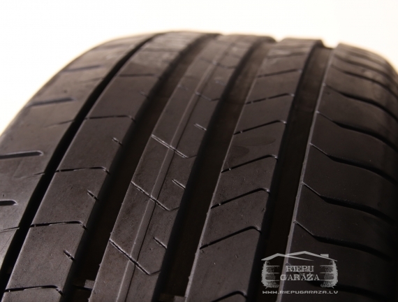 Pirelli P Zero PZ4