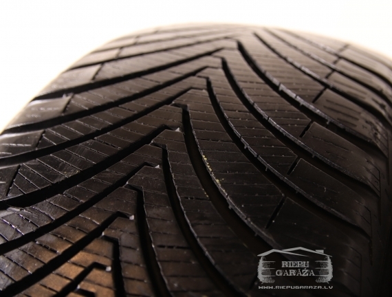 Kumho Solus 4S HA32