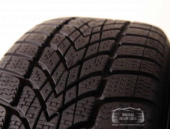 Dunlop SP Winter Sport 4D